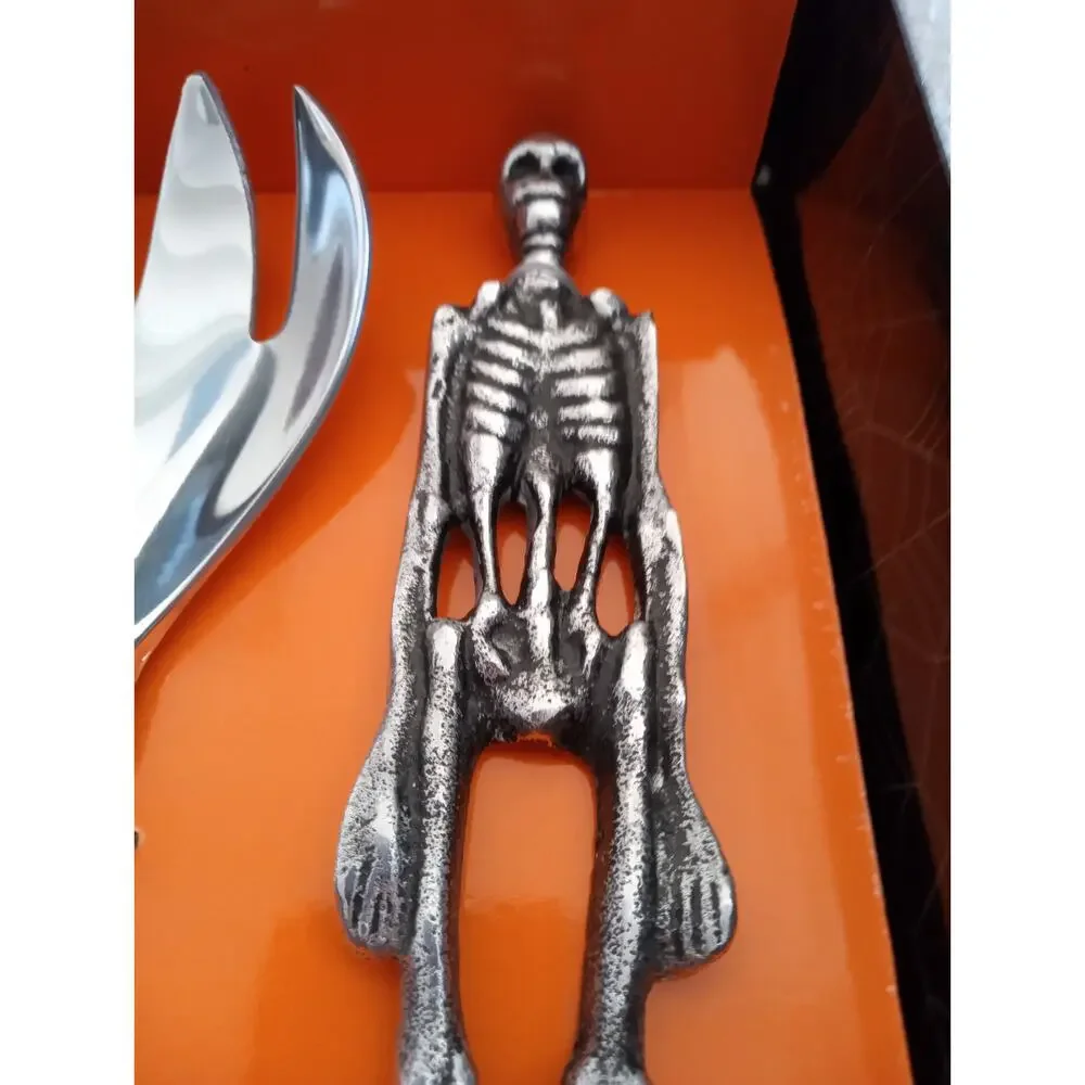 HALLOWEEN SPOOKY HOLLOW BRAND SKELETON 2 PC SALAD SERVERS 1161